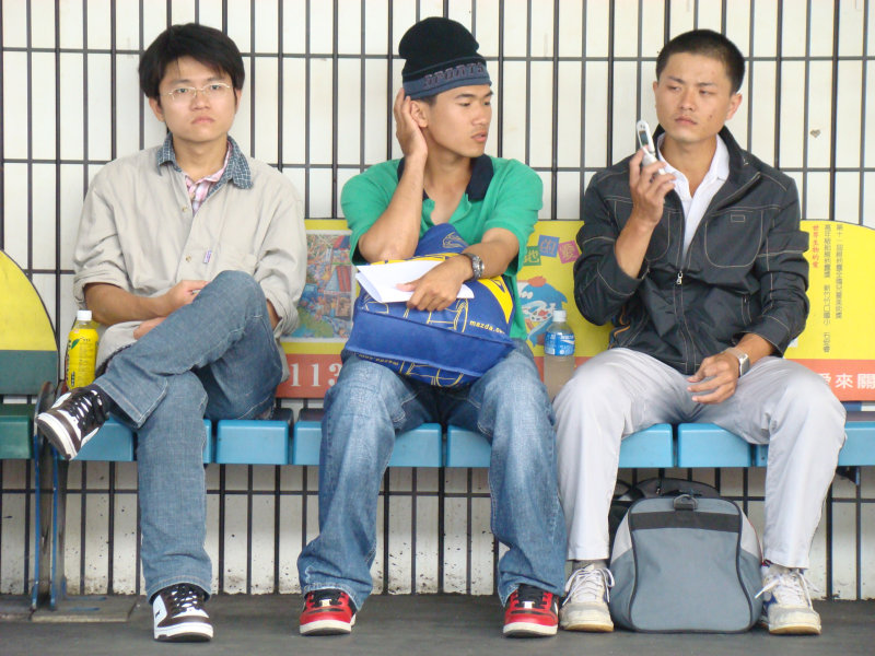 台灣鐵路旅遊攝影彰化火車站月台旅客2007年攝影照片99