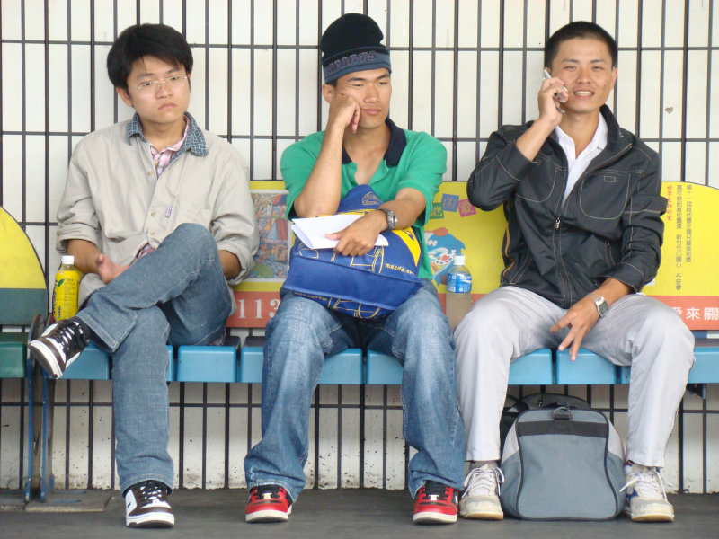 台灣鐵路旅遊攝影彰化火車站月台旅客2007年攝影照片100