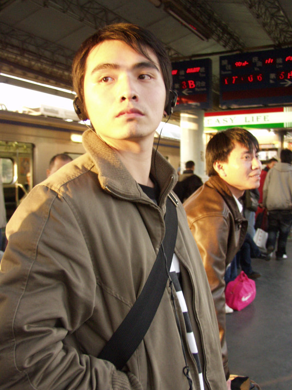 台灣鐵路旅遊攝影彰化火車站月台旅客2007年攝影照片132
