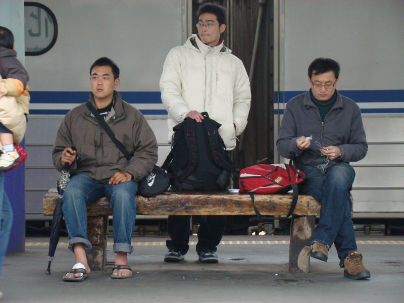 台灣鐵路旅遊攝影彰化火車站月台旅客2008年攝影照片19