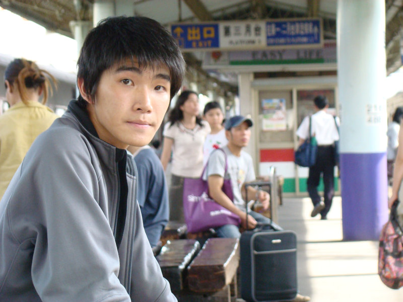 台灣鐵路旅遊攝影彰化火車站月台旅客2008年攝影照片29
