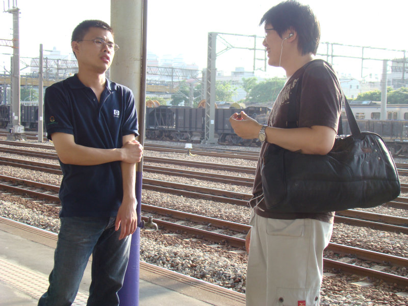 台灣鐵路旅遊攝影彰化火車站月台旅客2008年攝影照片38