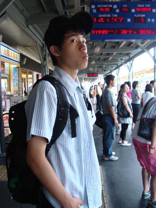 台灣鐵路旅遊攝影彰化火車站月台旅客2008年攝影照片49