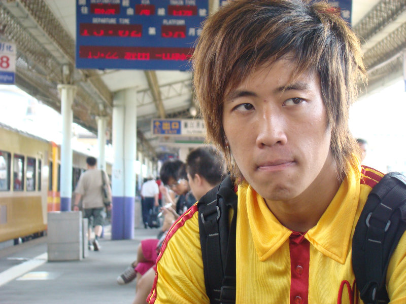 台灣鐵路旅遊攝影彰化火車站月台旅客2008年攝影照片50