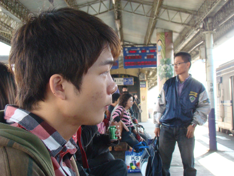 台灣鐵路旅遊攝影彰化火車站月台旅客2009年攝影照片22