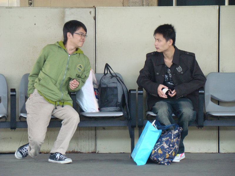 台灣鐵路旅遊攝影彰化火車站月台旅客2009年攝影照片40