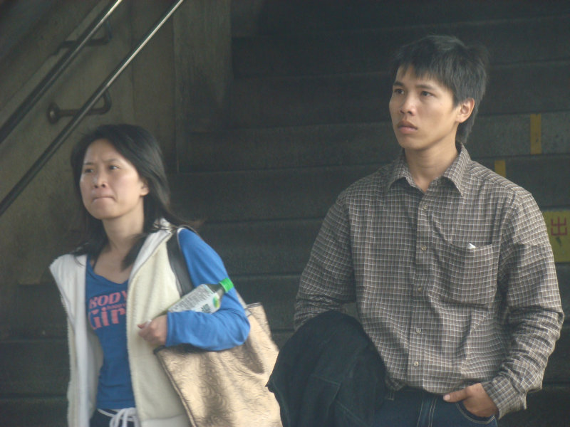 台灣鐵路旅遊攝影彰化火車站月台旅客2009年攝影照片57