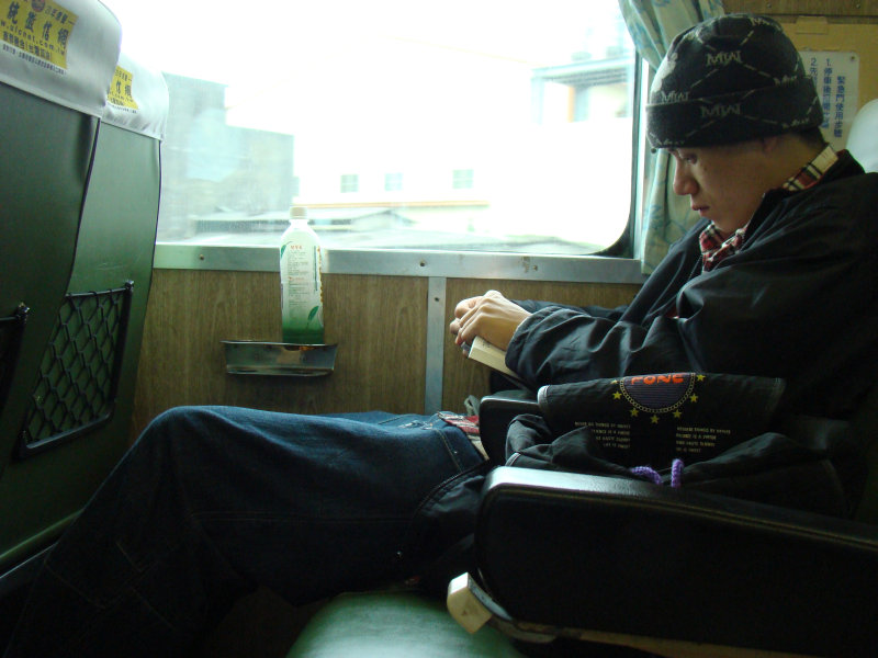 台灣鐵路旅遊攝影復興號攝影照片1