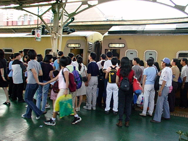 台灣鐵路旅遊攝影手機拍台中火車站-太安新站攝影照片3