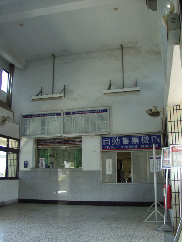 台灣鐵路旅遊攝影海線鐵路台中港火車站攝影照片7