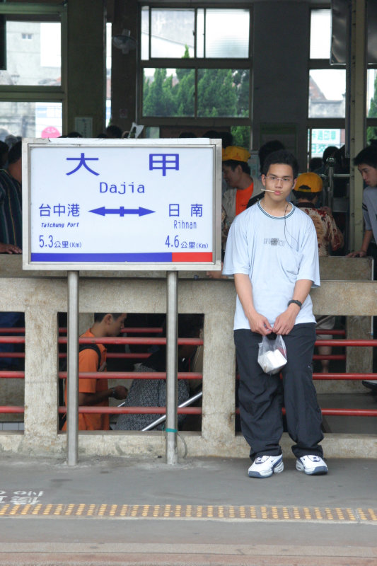 台灣鐵路旅遊攝影海線鐵路大甲火車站攝影照片2