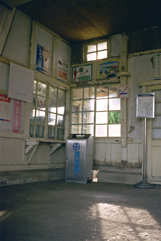 台灣鐵路旅遊攝影海線鐵路新埔火車站建築攝影1999年夏季攝影照片4