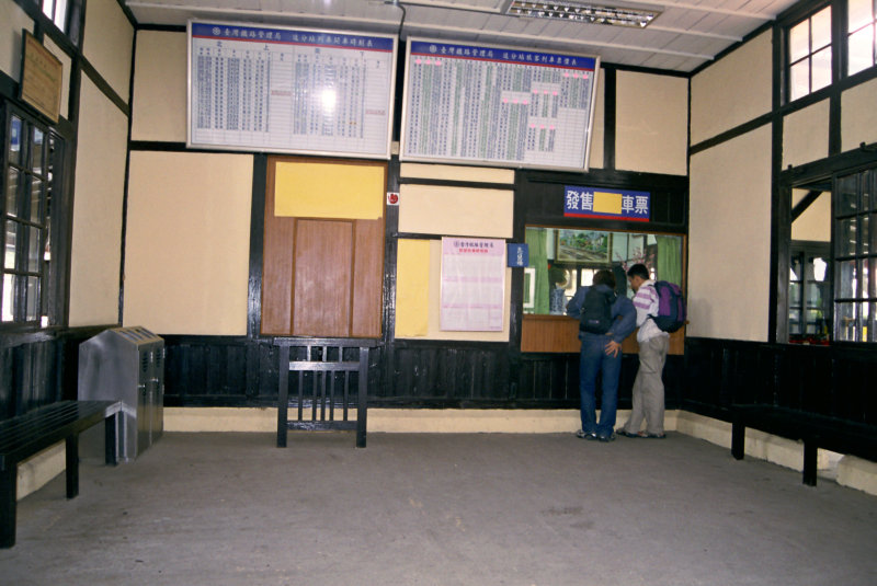 台灣鐵路旅遊攝影追分火車站候車室攝影照片13