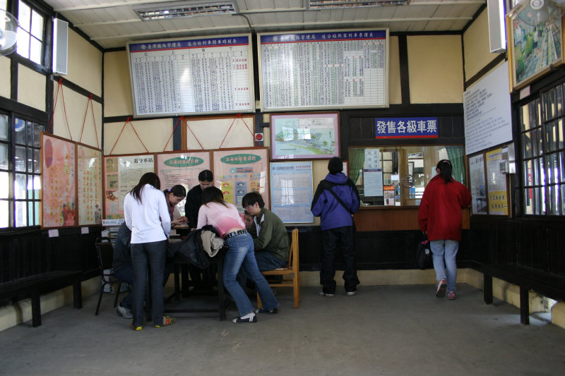 台灣鐵路旅遊攝影追分火車站候車室攝影照片54
