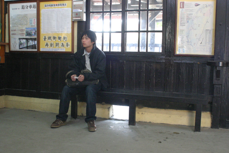 台灣鐵路旅遊攝影追分火車站候車室攝影照片55