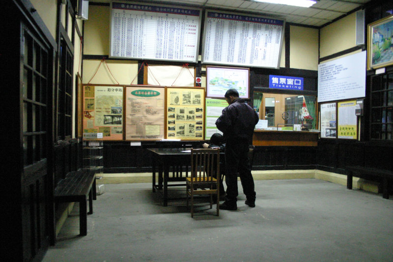 台灣鐵路旅遊攝影追分火車站候車室攝影照片57