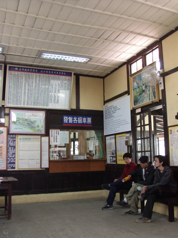 台灣鐵路旅遊攝影追分火車站候車室攝影照片69