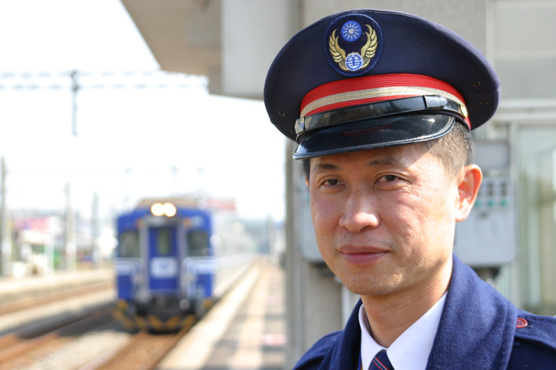 台灣鐵路旅遊攝影追分火車站工作夥伴攝影照片3