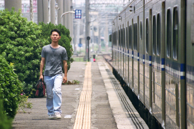 台灣鐵路旅遊攝影追分火車站月台攝影照片24