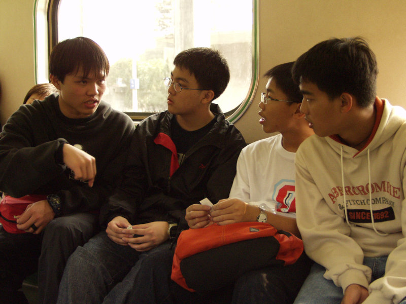 台灣鐵路旅遊攝影電車-區間車交談的旅客2002攝影照片15