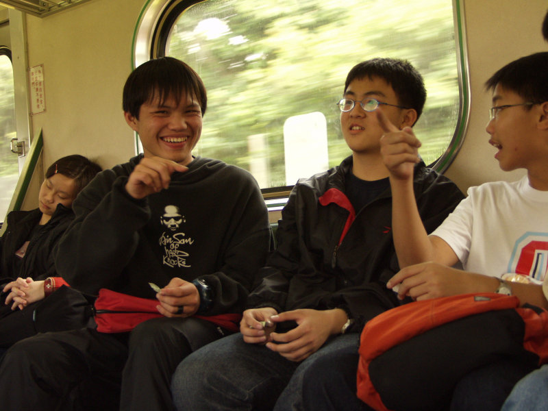 台灣鐵路旅遊攝影電車-區間車交談的旅客2002攝影照片19