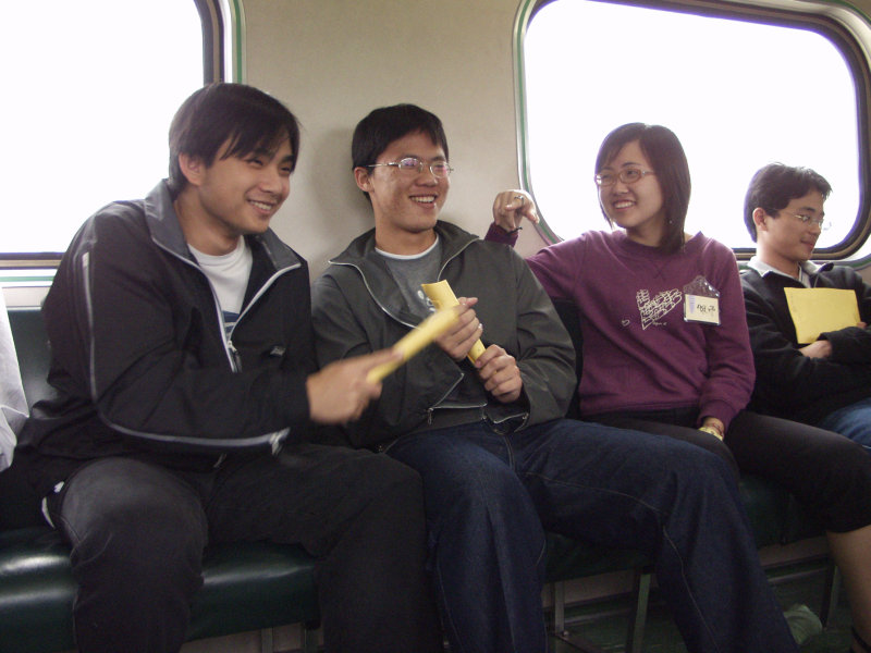 台灣鐵路旅遊攝影電車-區間車交談的旅客2002攝影照片21