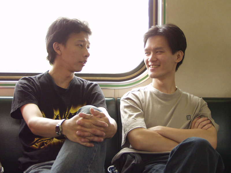 台灣鐵路旅遊攝影電車-區間車交談的旅客2002攝影照片77