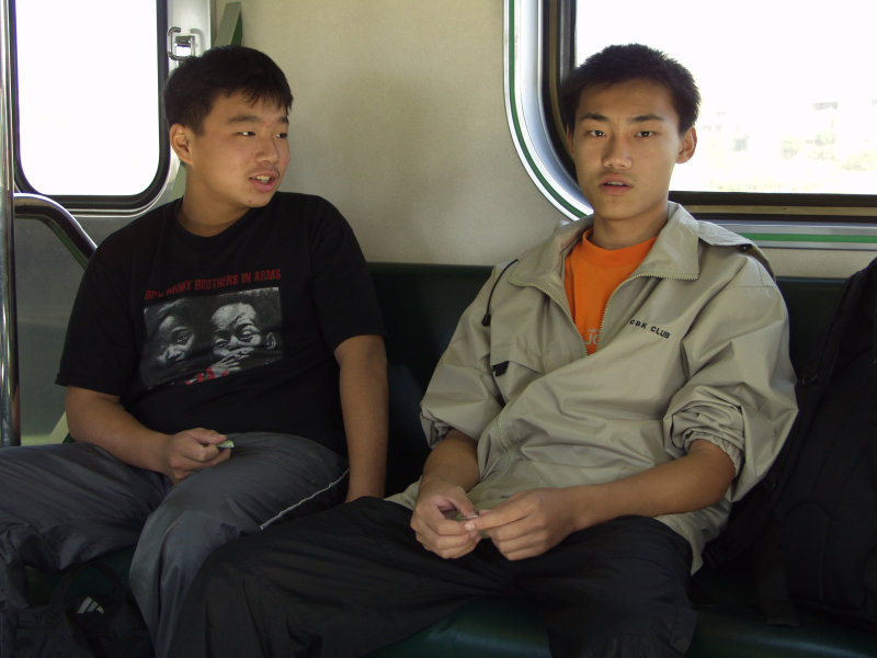 台灣鐵路旅遊攝影電車-區間車交談的旅客2002攝影照片115