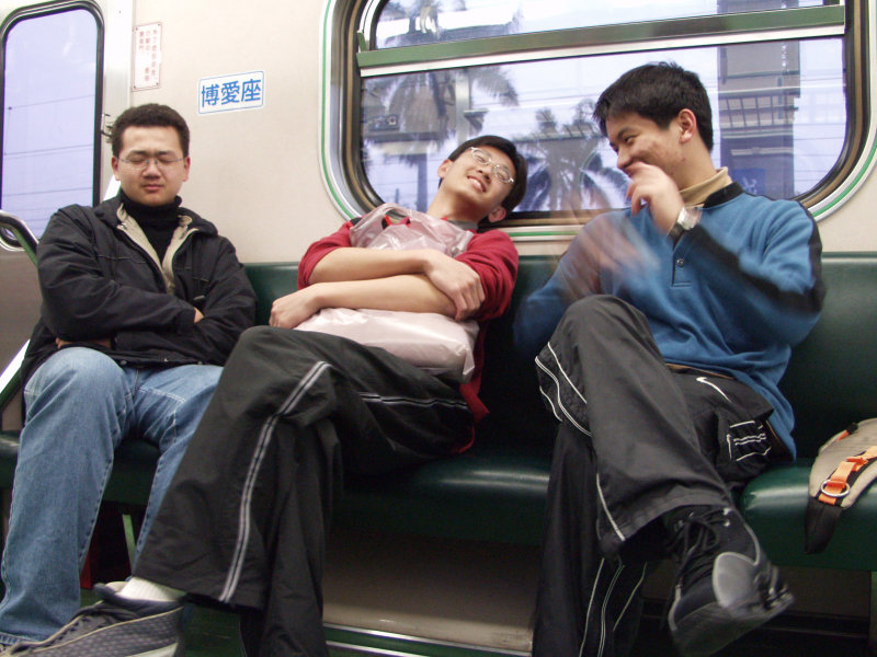 台灣鐵路旅遊攝影電車-區間車交談的旅客2003攝影照片7