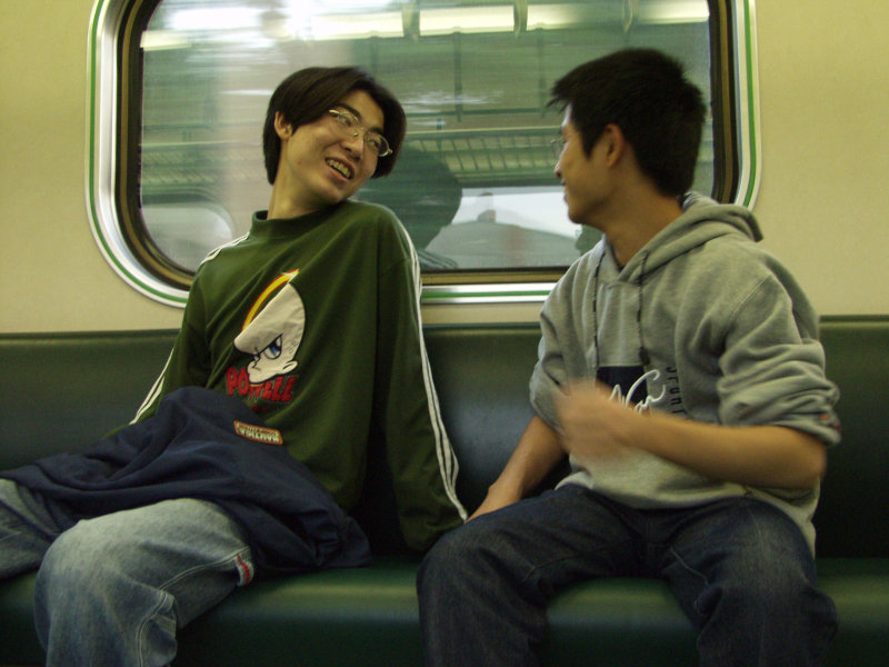 台灣鐵路旅遊攝影電車-區間車交談的旅客2003攝影照片17