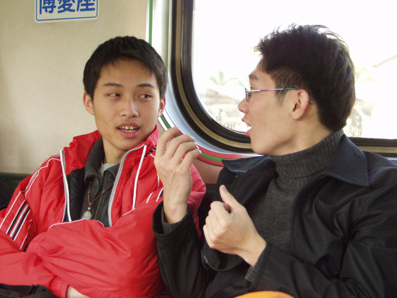 台灣鐵路旅遊攝影電車-區間車交談的旅客2003攝影照片23