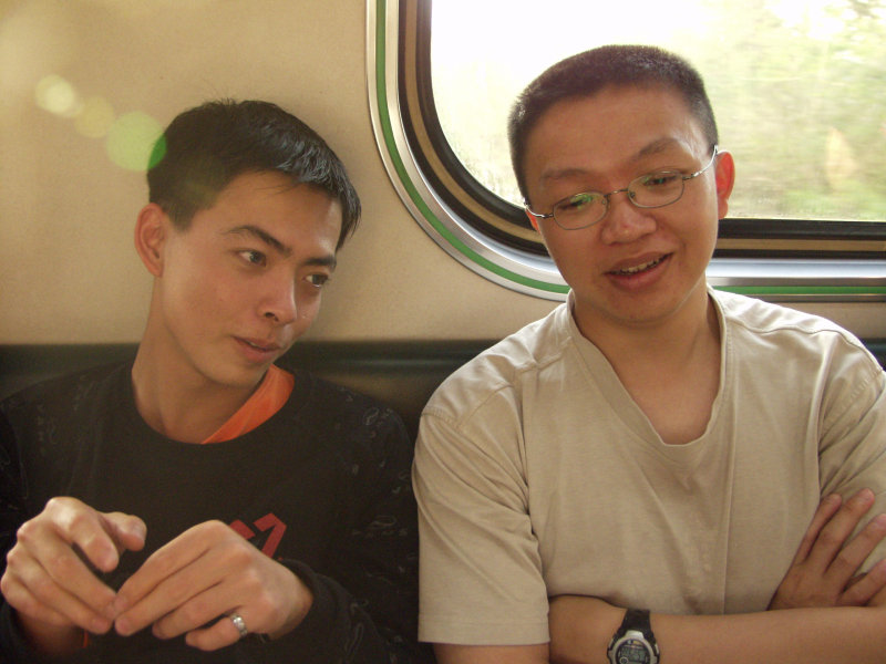 台灣鐵路旅遊攝影電車-區間車交談的旅客2003攝影照片45