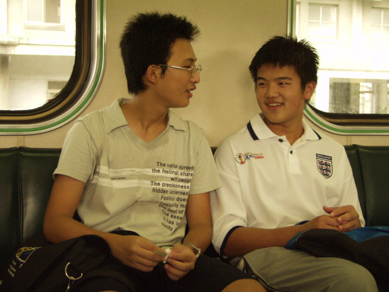 台灣鐵路旅遊攝影電車-區間車交談的旅客2003攝影照片80