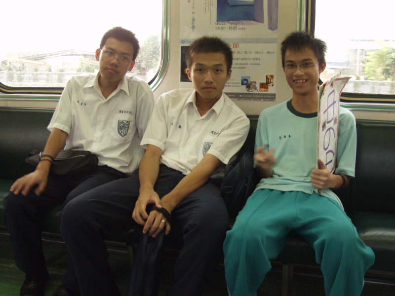 台灣鐵路旅遊攝影電車-區間車交談的旅客2004攝影照片266