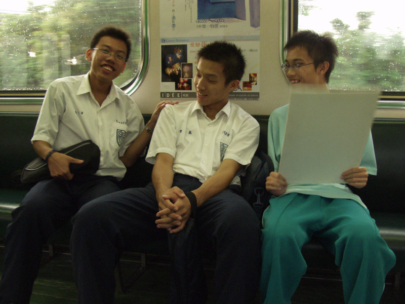 台灣鐵路旅遊攝影電車-區間車交談的旅客2004攝影照片267
