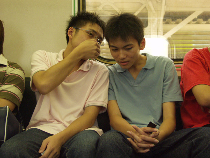 台灣鐵路旅遊攝影電車-區間車交談的旅客2004攝影照片337