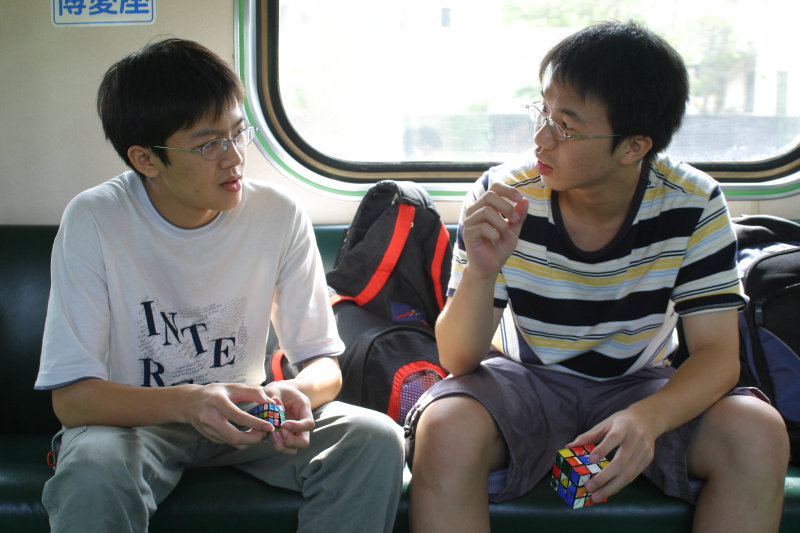 台灣鐵路旅遊攝影電車-區間車交談的旅客2005攝影照片12