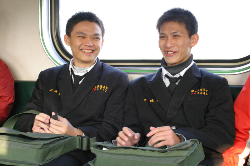 台灣鐵路旅遊攝影電車-區間車交談的旅客2005攝影照片218