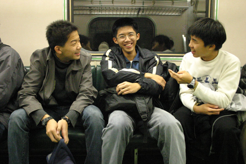 台灣鐵路旅遊攝影電車-區間車交談的旅客2005攝影照片282