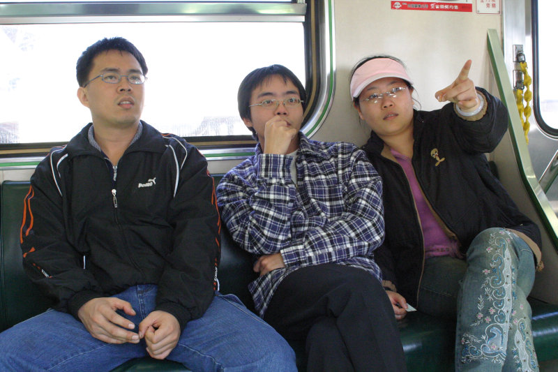 台灣鐵路旅遊攝影電車-區間車交談的旅客2005攝影照片294