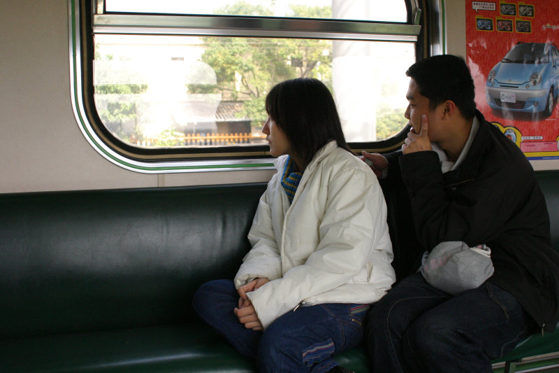 台灣鐵路旅遊攝影電車-區間車交談的旅客2005攝影照片304