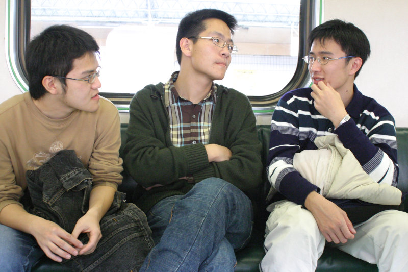 台灣鐵路旅遊攝影電車-區間車交談的旅客2005攝影照片334