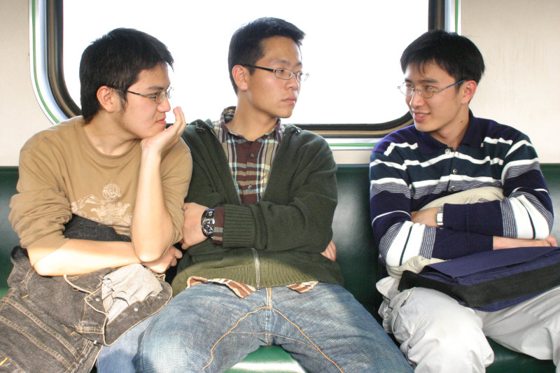 台灣鐵路旅遊攝影電車-區間車交談的旅客2005攝影照片341