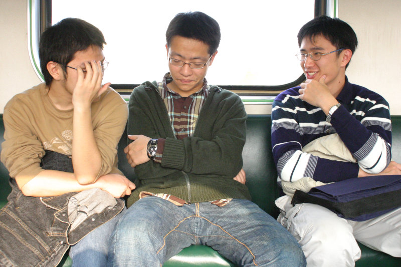 台灣鐵路旅遊攝影電車-區間車交談的旅客2005攝影照片342