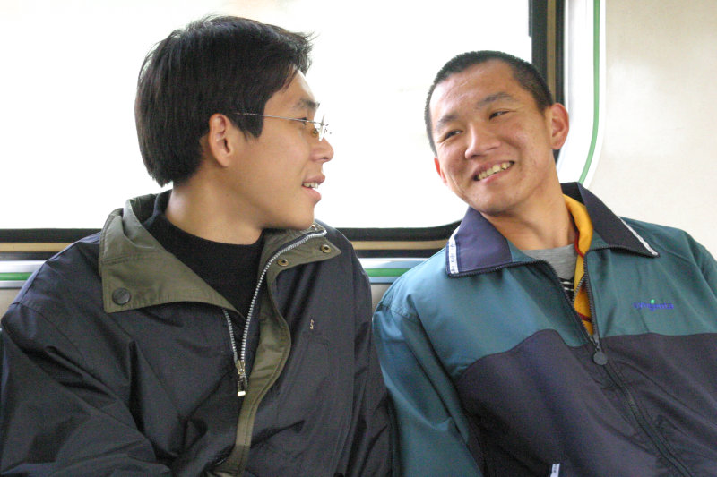 台灣鐵路旅遊攝影電車-區間車交談的旅客2005攝影照片380