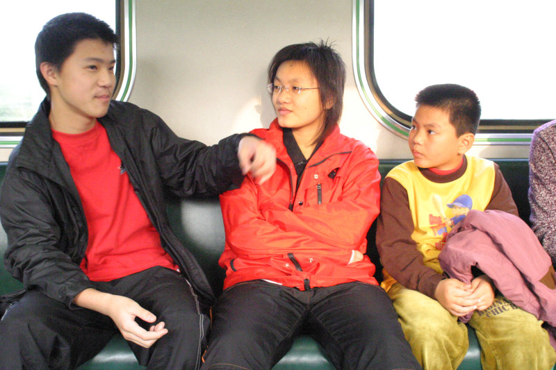 台灣鐵路旅遊攝影電車-區間車交談的旅客2005攝影照片397