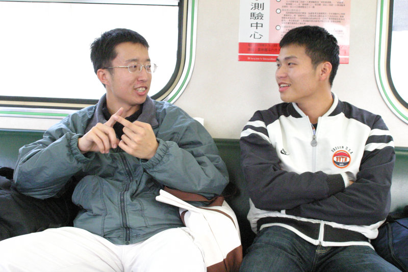 台灣鐵路旅遊攝影電車-區間車交談的旅客2005攝影照片411