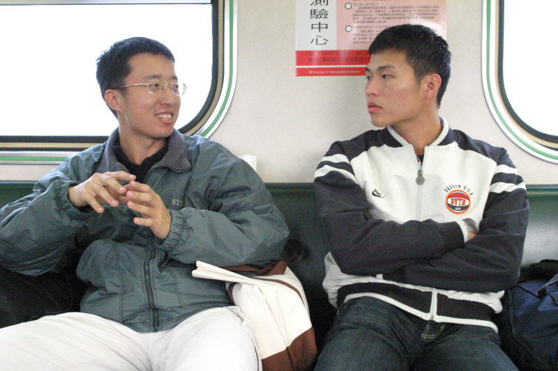 台灣鐵路旅遊攝影電車-區間車交談的旅客2005攝影照片413
