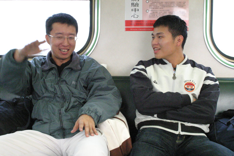 台灣鐵路旅遊攝影電車-區間車交談的旅客2005攝影照片418