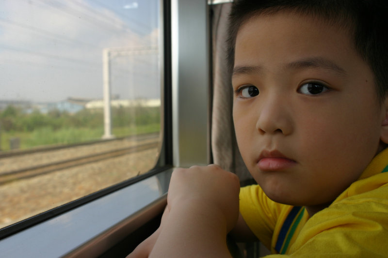 台灣鐵路旅遊攝影電車-區間車交談的旅客2005攝影照片425